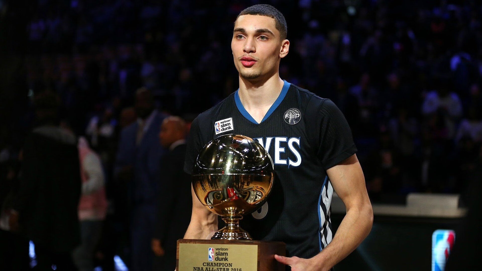 阿扎伦卡在RNG比赛中大胜，精彩发挥引发热议！